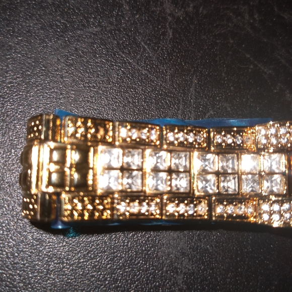 Watch - Picture 4 of 5